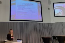 Maria Strömvik holding a presentation (image)