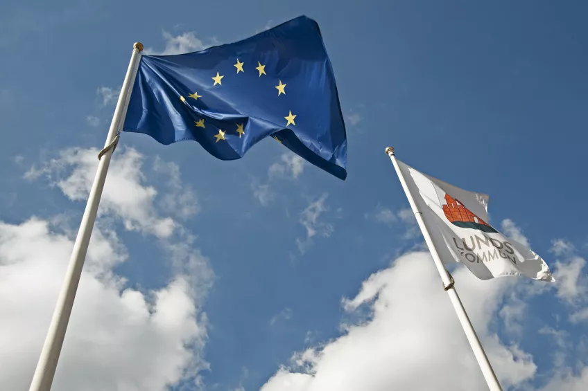 EU- och Lunds kommun flagga. Foto.